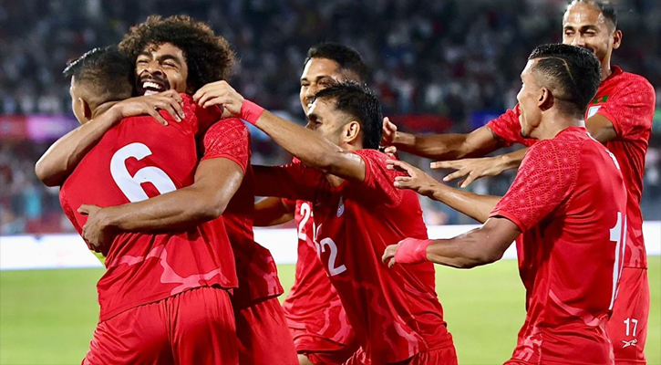 হামজা-ফাহমিদুলের &lsquo;অভিষেক&rsquo; জয়ে রাঙাল বাংলাদেশ