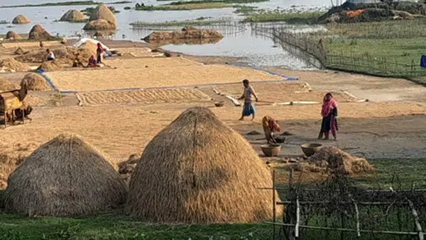 উৎসবের মাসে বিষাদের ছায়া