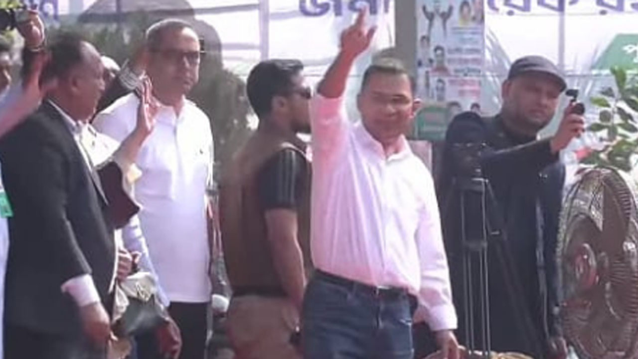 জিয়া-খালেদার পর একই মঞ্চে তারেক