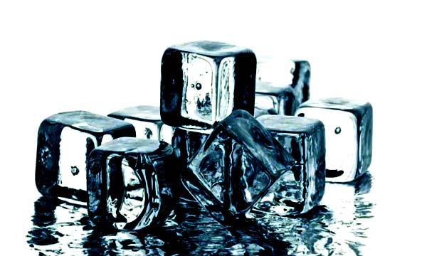 বিদ্যুৎ নেই? ফ্রিজ ছাড়াই বরফ বানানোর সহজ উপায়