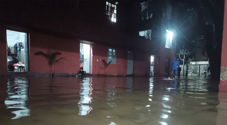 বন্যা কবলিত তালতলা ফায়ার সার্ভিস স্টেশন