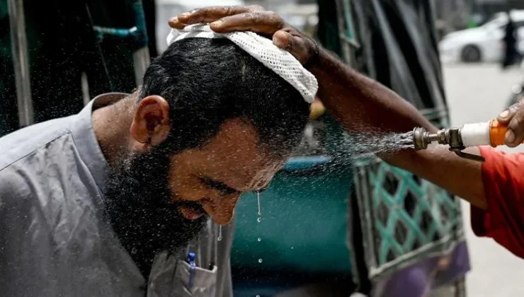 পাকিস্তানে তীব্র গরমে ছয় দিনে পাঁচ শতাধিক মৃত্যু