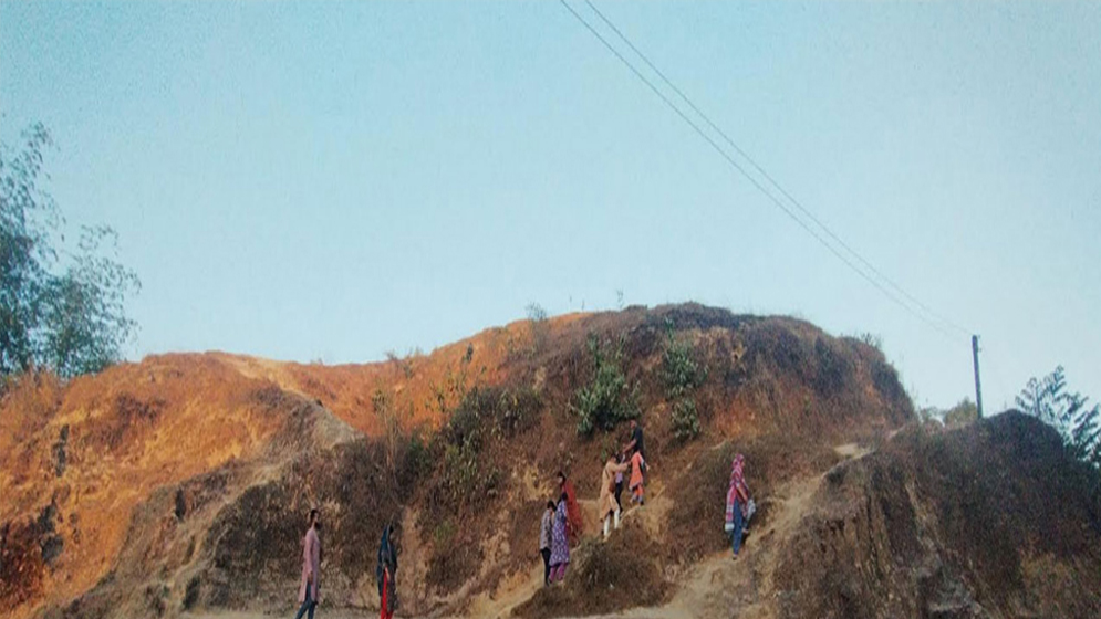 পর্যটকদের অনন্য আকর্ষণ &lsquo;আগুনটিলা&rsquo;