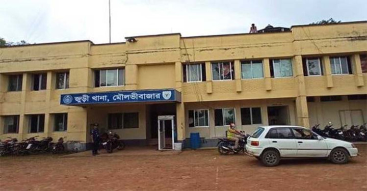 ঘুম থেকে উঠে মেঝেতে মা আর রাস্তায় পড়ে আছে বাবার লা শ দেখতে পান লিটন