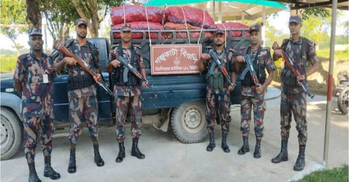 বিয়ানীবাজারে বিপুল পরিমান ভারতীয় পিয়াজসহ পিকআপ জব্দ