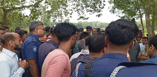 চুনারুঘাটে এক ব্যক্তিকে কুপিয়ে হত্যা