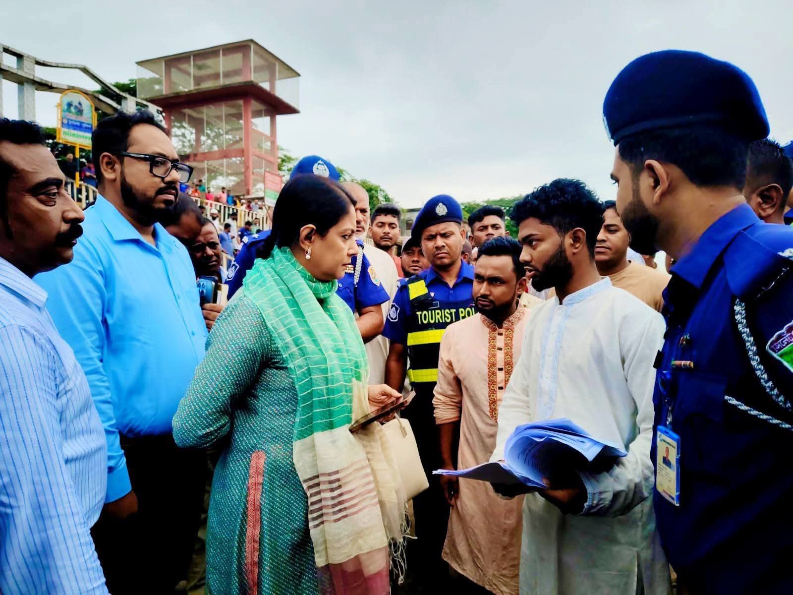 ছাত্রনেতার বুকে 'কুখ্যাত চাঁদাবাজ' লিখে ছবি তুলে প্রচার করেছে পুলিশ