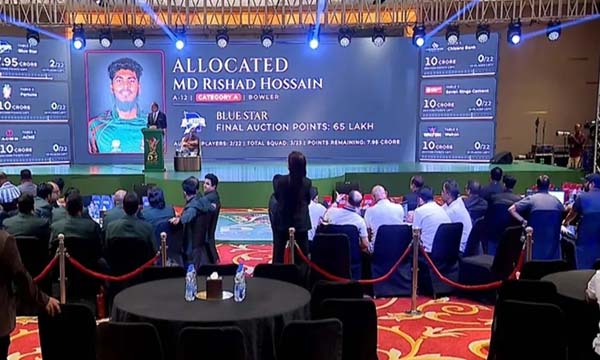 ডি থ্রি ট্রফির নিলামে ২ কোটি পয়েন্টে তানজিদ, মেহেদীকে ১ কোটি ৫০ লাখে ব্লুস্টার