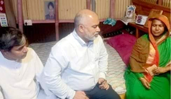 পাগল হাসানের বাড়িতে এমপি নাদেল