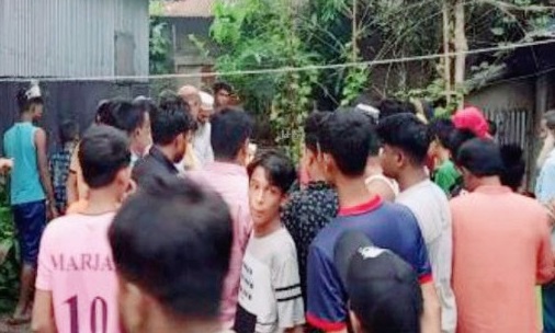 বন্যার পানিতে খেলতে নেমে শিশু ও কিশোরের মৃত্যু