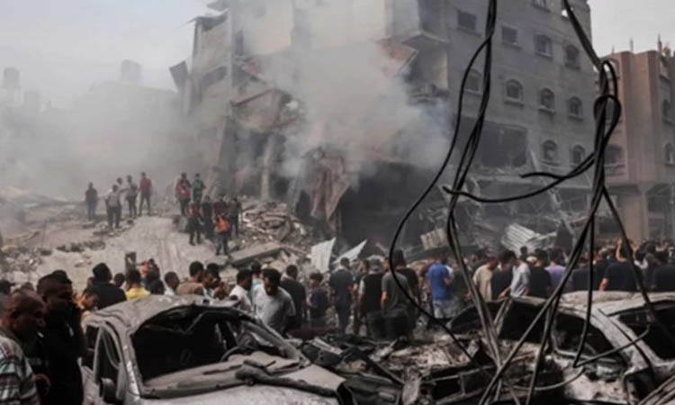 গাজার দুই শরণার্থী শিবিরে ইসরায়েলি হামলা, নিহত ৪৫