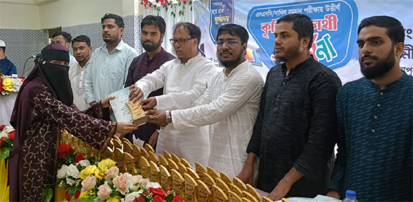 জৈন্তাপুরে ছাত্রশিবিরের পক্ষ থেকে কৃতি শিক্ষার্থীদের সংবর্ধনা প্রদান