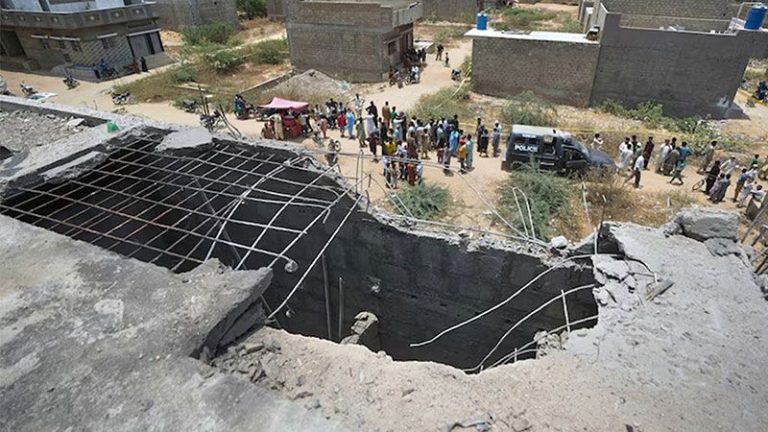 সংঘাতে পরস্পরকে দুষছে ভারত-পাকিস্তান