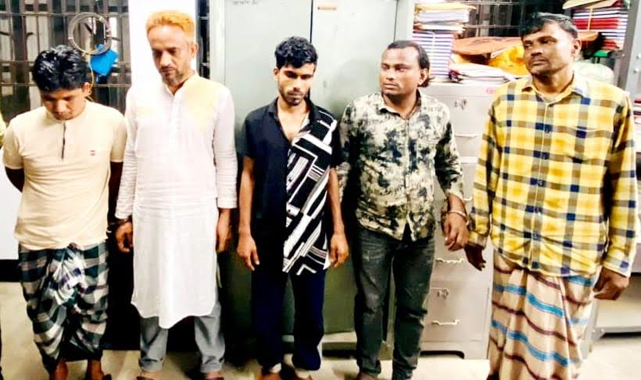 দক্ষিণ সুরমায় তাহেরের জুয়ার আসর থেকে আটক ৫