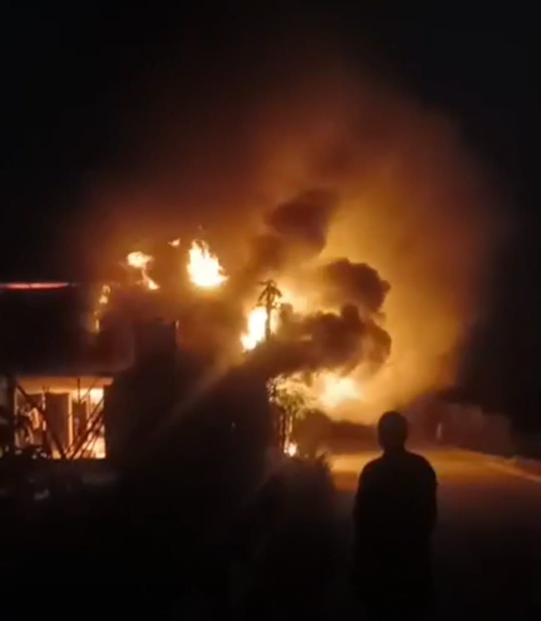 কানাইঘাটে অটো রাইস মিলে ভয়াবহ অগ্নিকাণ্ড, দেড় কোটি টাকার ক্ষতি