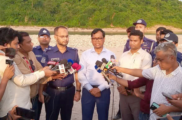 লুট হওয়া সাদাপাথরের সময়সীমা শেষ, কাল থেকে অভিযান শুরু: জেলা প্রশাসক