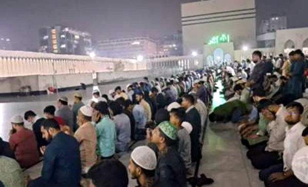 সারাদেশে ধর্মীয় ভাবগাম্ভীর্যে শবে বরাত পালিত