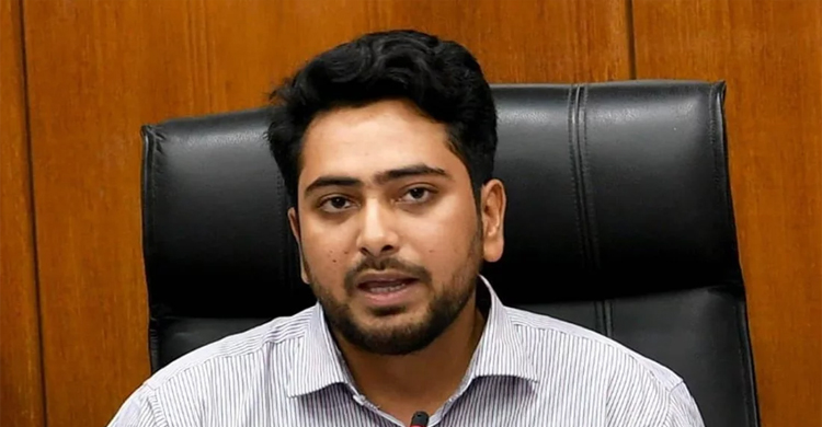উপদেষ্টার পদ ছাড়ছেন নাহিদ