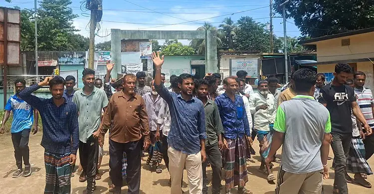 বন্যায় ক্ষতিগ্রস্ত কৃষকের তালিকায় অনিয়ম, ইউএনও&rsquo;র কাছে অভিযোগ