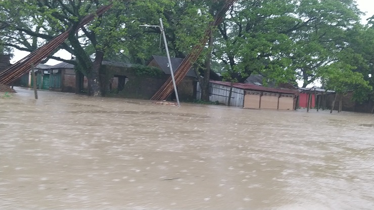 সিলেটে ১৩ উপজেলা প্রায় ৭ লাখ মানুষ পানিবন্দি