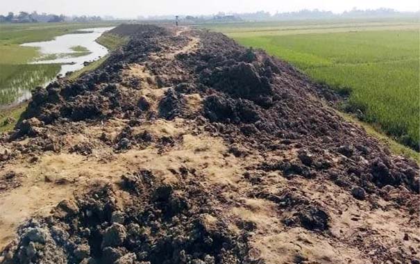 বর্ধিত সময়েও শেষ হলোনা ফসল রক্ষা বাঁধ