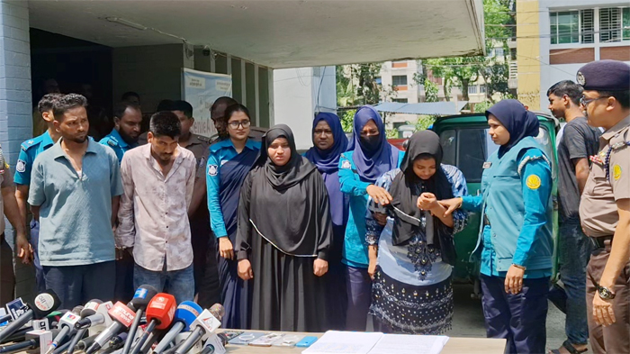 সিলেটে &lsquo;হানিট্রাপ&rsquo; চক্রের ৪ সদস্য গ্রেফতার