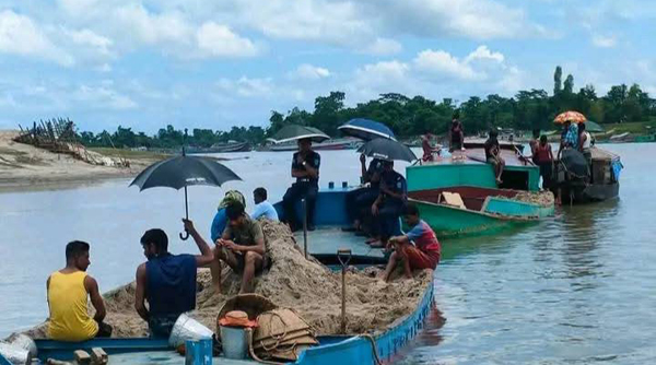 গোয়াইনঘাটে অবৈধভাবে বালু উত্তোলনে দুই মামলা আসামি ৩৪২ জন 