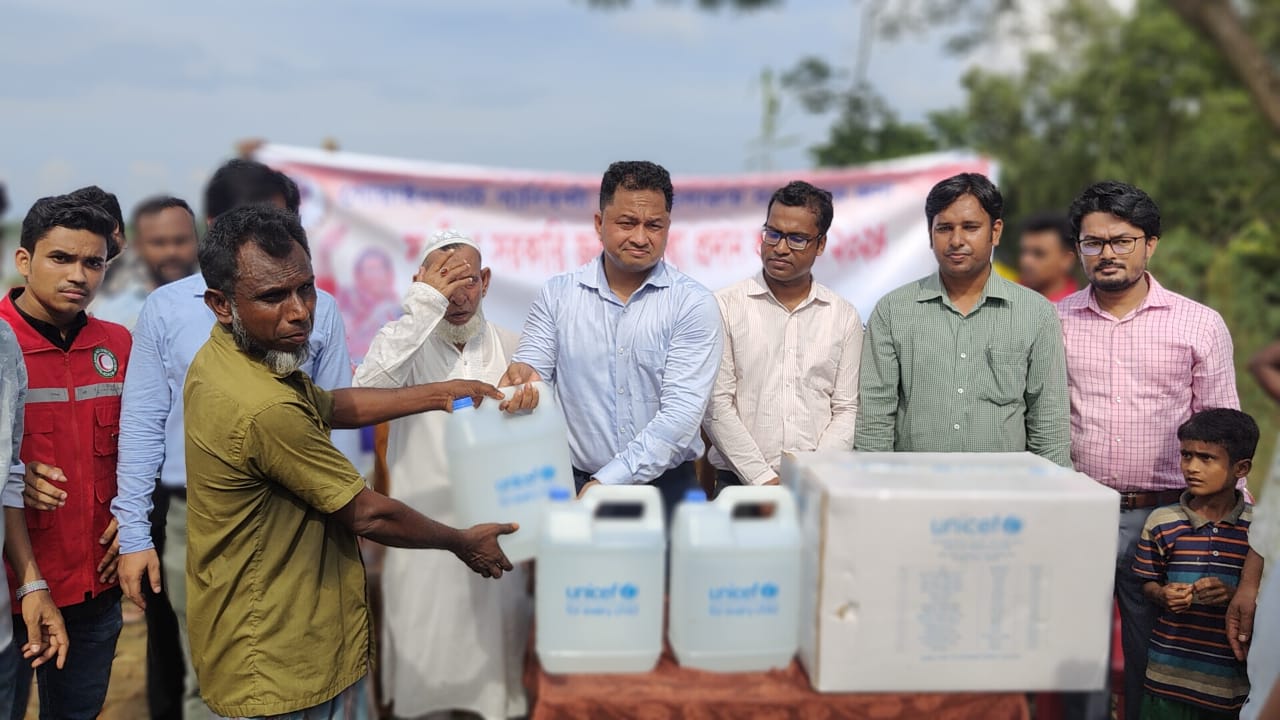 গোয়াইনঘাটে হাওর এলাকার ৫০০ পরিবার পেলেন জরুরি সেবা 