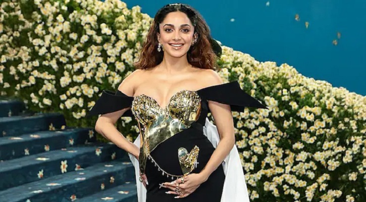 বেবিবাম্প নিয়ে মেট গালায় কিয়ারা