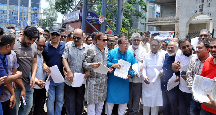 জুলাই সনদ ও গণভোট বাস্তবায়নে জনসচেতনতায় সিলেট মহানগর বিএনপির লিফলেট বিতরণ