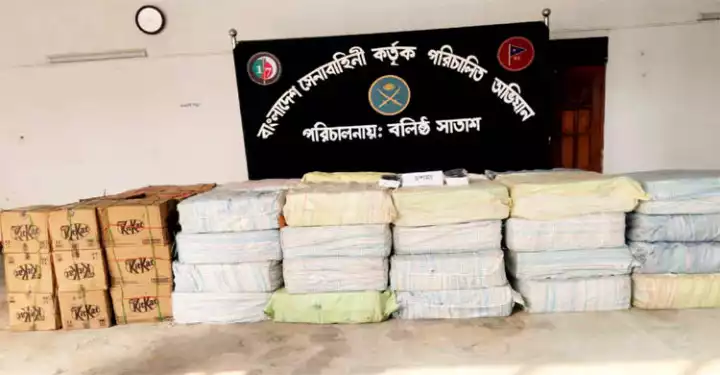 সিলেটে সেনাবাহিনীর অভিযানে ৫৪ লাখ টাকার ভারতীয় মালামাল জব্দ