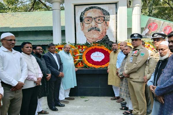 গোয়াইনঘাটে বঙ্গবন্ধুর প্রতিকৃতিতে পুষ্পস্তবক অর্পণ 