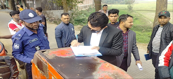 দোয়ারাবাজারে মোবাইল কোর্টের মধ্যেমে বালুসহ ট্রলি জব্দ