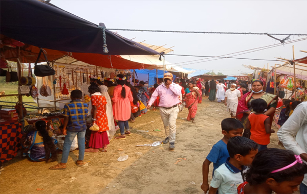 মধ্যনগরে ঐতিহ্যবাহী শতবর্ষী বসন্ত মেলা