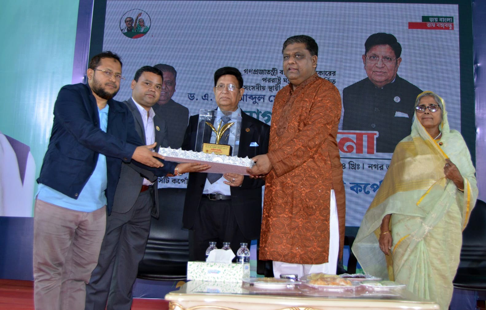 আলোকিত, উন্নত ও শান্তিময় নগরী দেখতে চাই : ড. মোমেন