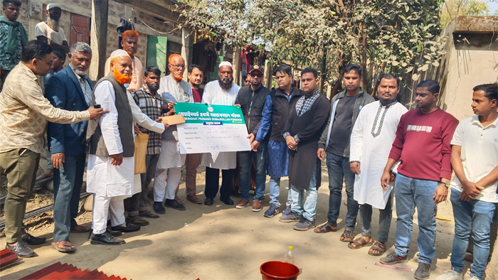 প্রবাসী সমাজ কল্যাণ পরিষদের নবগঠিত কেন্দ্রীয় আহবায়ক কমিটির উদ্যোগে আর্থিক সহায়তা প্রদান