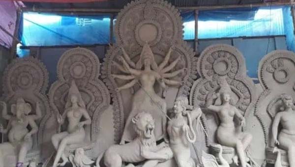 ১২২ মণ্ডপে দুর্গোৎসবের প্রস্তুতি, উৎসবের রঙে সাজছে বানিয়াচং