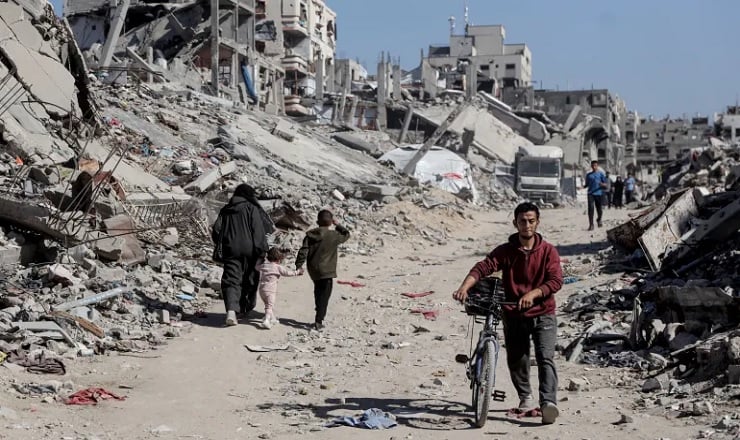 গাজাজুড়ে ইসরায়েলি হামলায় আরও ৩০ ফিলিস্তিনি নিহত