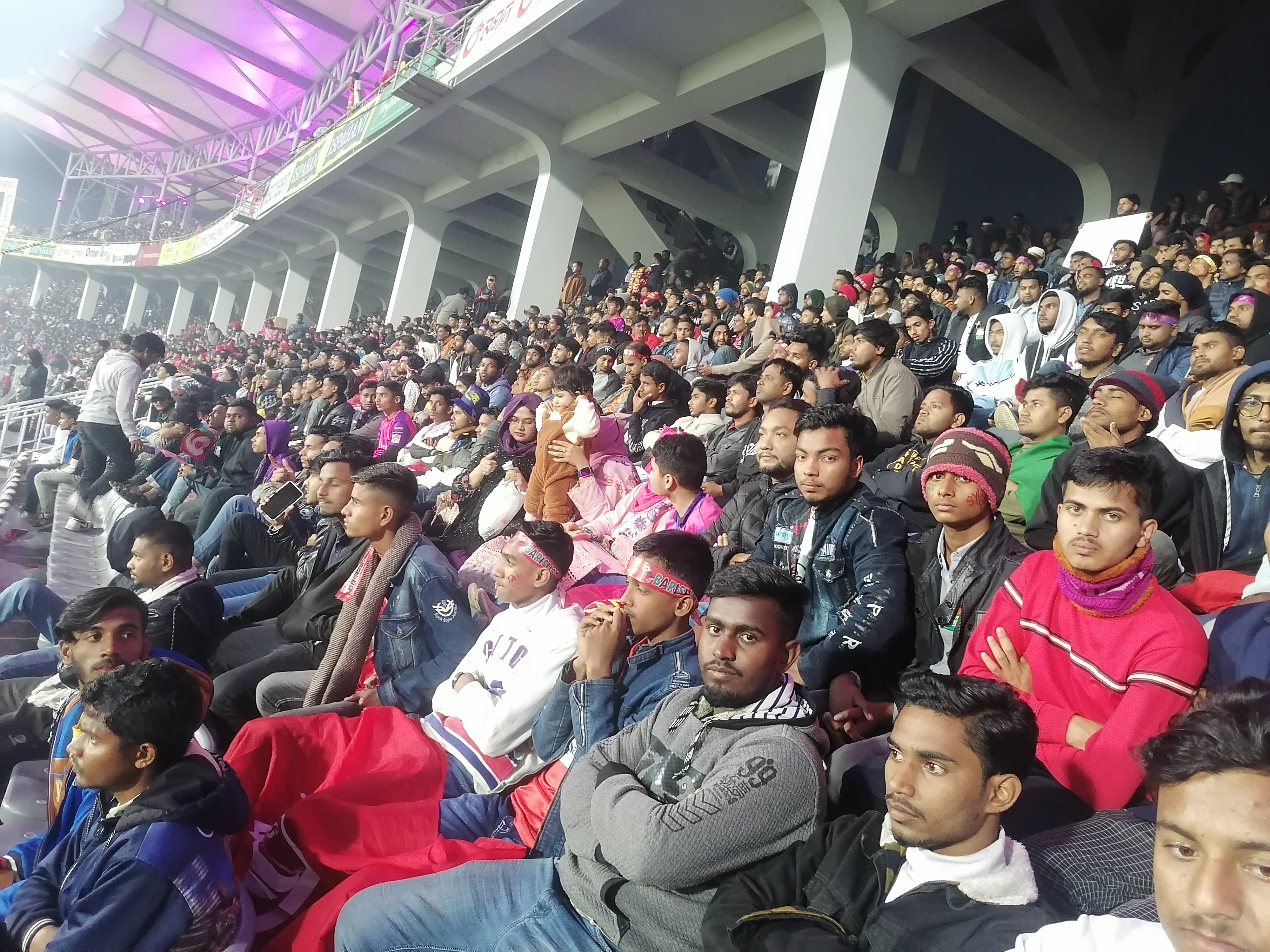 মাঠভর্তি দর্শক বুকভর্তি হতাশা নিয়ে ফিরছে ঘরে