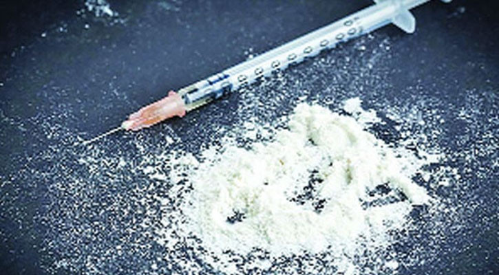 দেশ অবাদে আসছে হেরোইনের কাঁচামাল