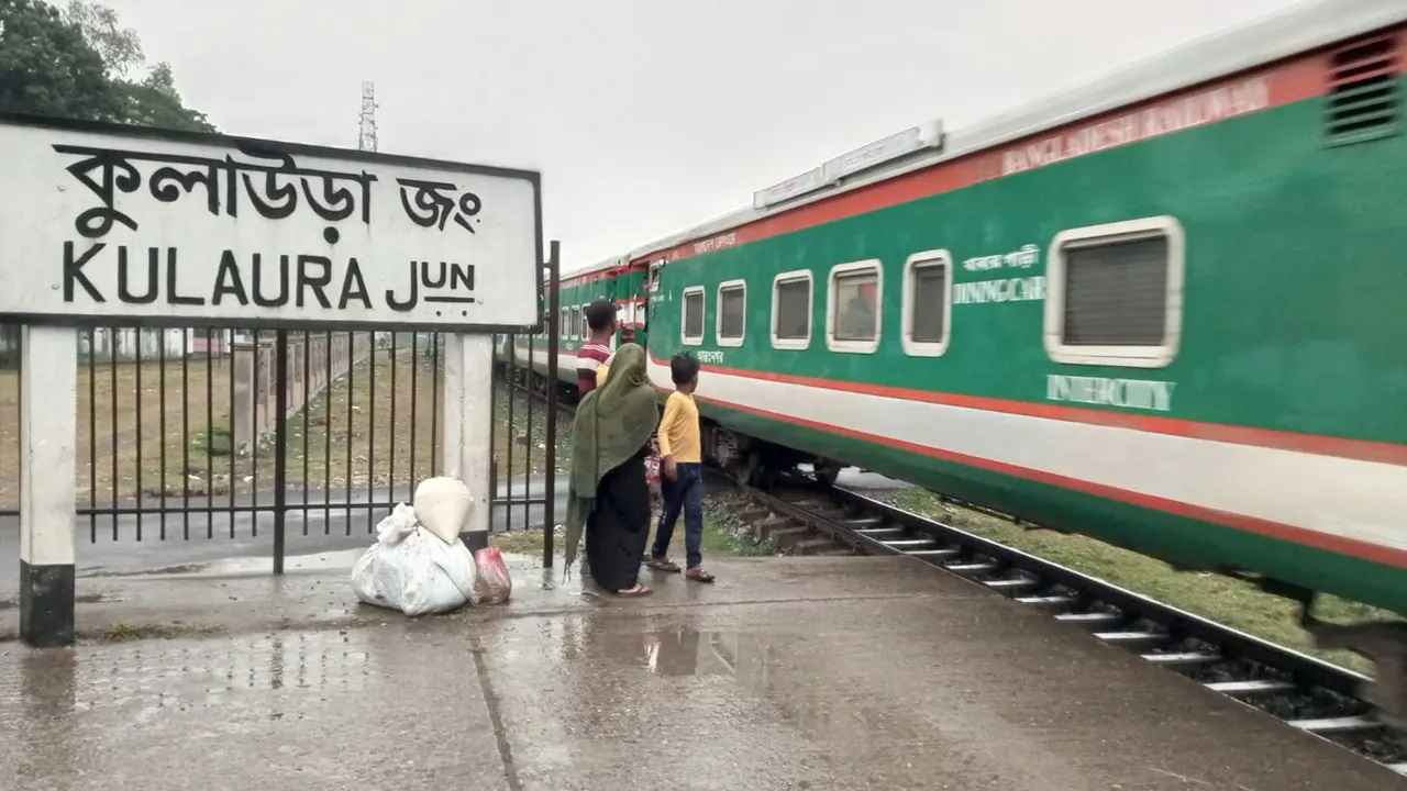 ৫ ঘণ্টা পর সিলেটের সাথে ট্রেন চলাচল স্বাভাবিক