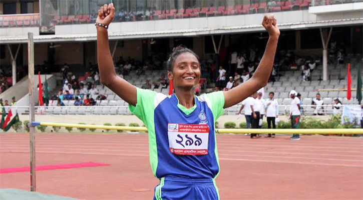 ফুটবল না অ্যাথলেটিকস, দ্বিধায় রুমকি
