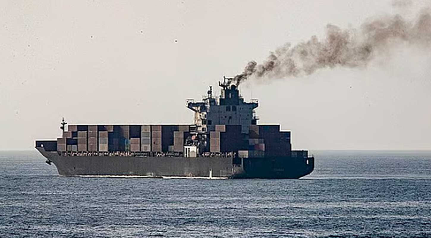 জব্দ ইরানি জাহাজের ৬ ক্রুকে ছেড়ে দিল যুক্তরাষ্ট্র