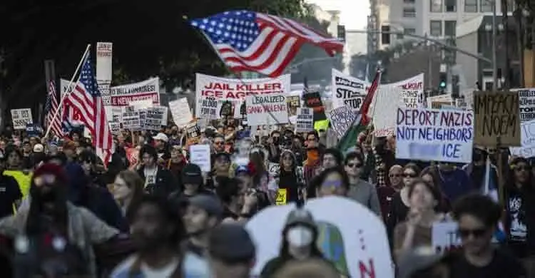 যুক্তরাষ্ট্রজুড়ে বিক্ষোভ, রাস্তায় হাজারো মানুষ