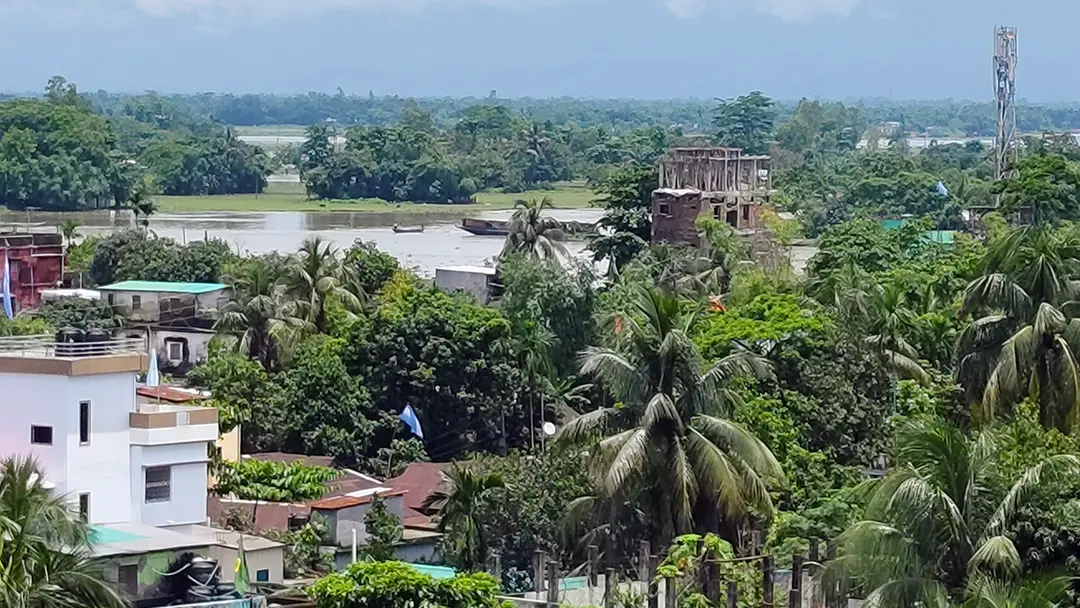 সুনামগঞ্জে কমতে শুরু করেছে নদ-নদীর পানি
