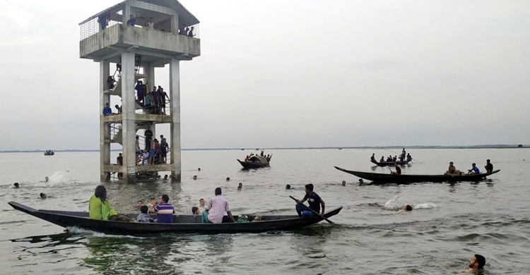 হাকালুকিতে পর্যটকের উপচেপড়া ভিড়