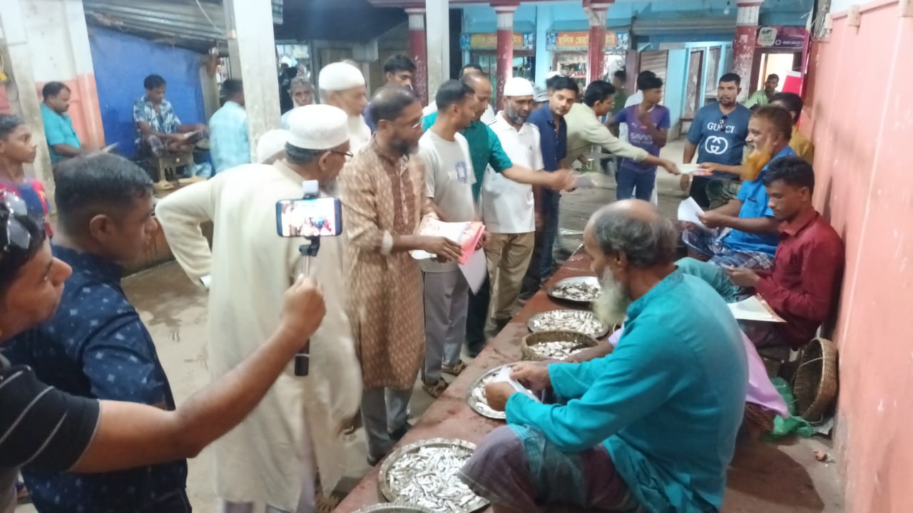 দনারাম, চানপুর ও ডাইকের বাজারে ধানের শীষের পক্ষে ও ৩১ দফার সমর্থনে খান জামালের গনসংযোগ