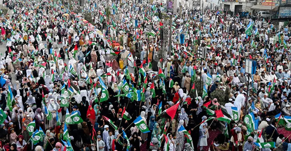 পাকিস্তানে ইসরায়েলবিরোধী বিক্ষোভে সংঘর্ষ, পুলিশসহ নিহত ৫