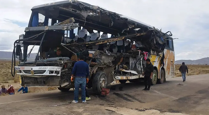 বলিভিয়ায় দুই বাসের সংঘর্ষে নিহত ৩৭, হাসপাতালে ৩৯