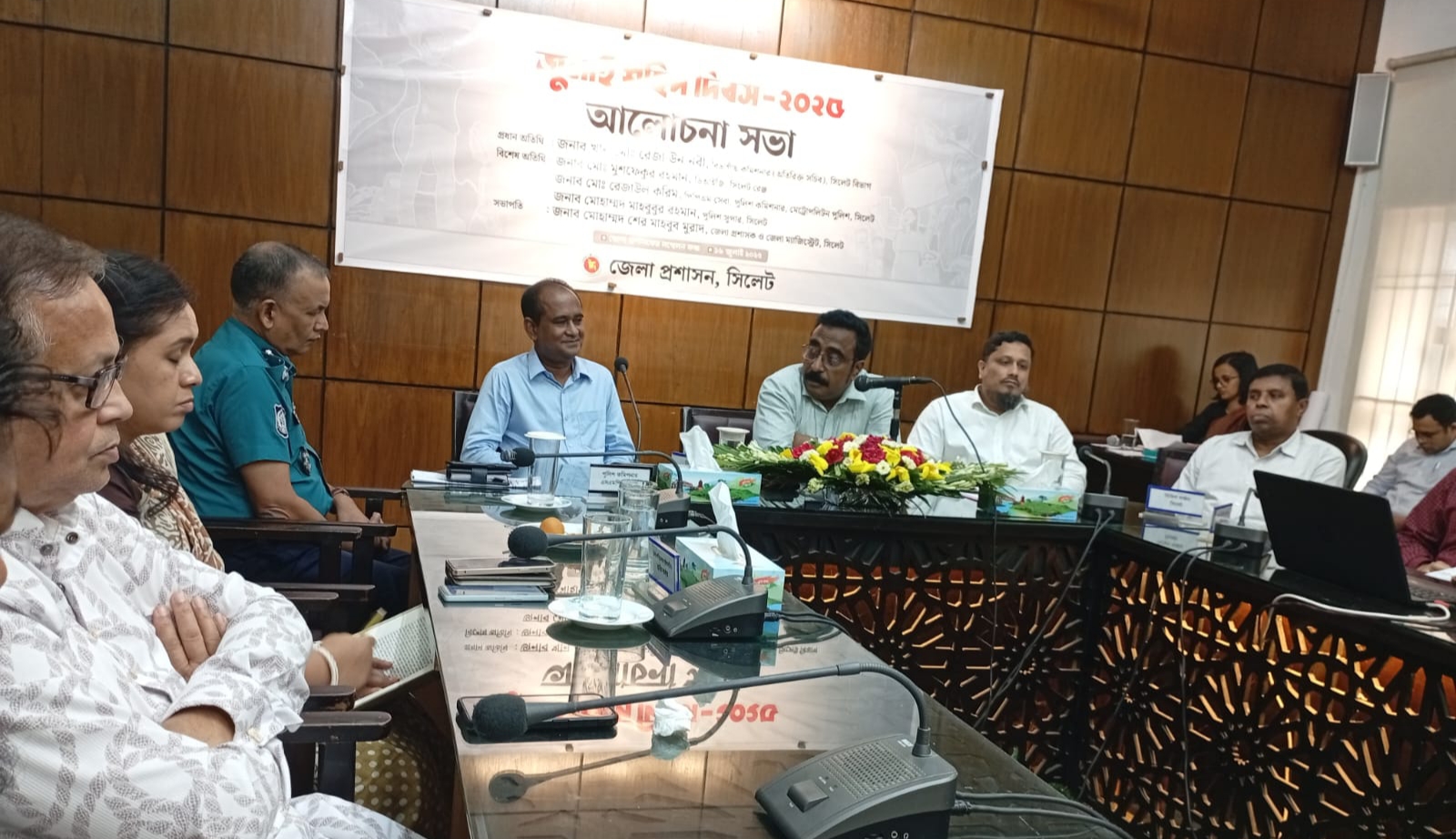 নব্য কিংবা পুরনো ফ্যাসিবাদ প্রতিরোধে জাতীয় ঐক্য অপরিহার্য : বিভাগীয় কমিশনার